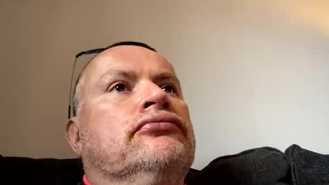 Snapshot of giddyup2222222 chatting on April 2, 4:48 pm giddyup2222222 online show from April 2, 4:48 pm