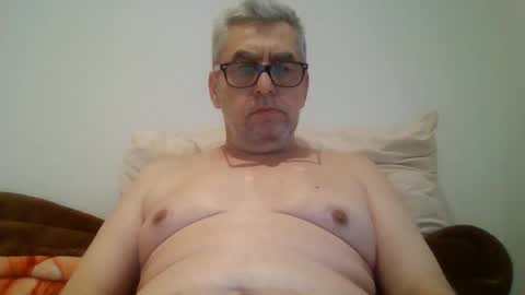 gigi1970 online show from December 15, 3:09 pm