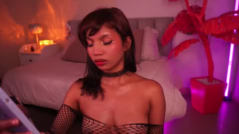 GIGI online show from March 27, 8:26 am