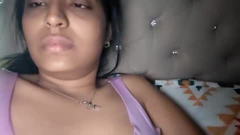 gigixox3 online show from September 22, 1:35 pm