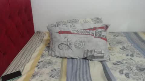 Snapshot of gimena_ass chatting on December 18, 4:06 pm Gimena online show from December 18, 4:06 pm