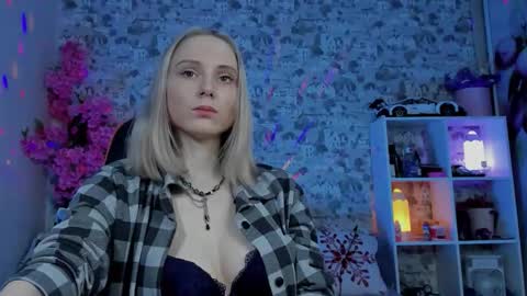 Gina online show from April 14, 1:11 am