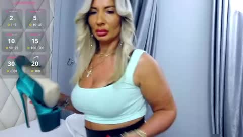 Gina online show from June 30, 6:20 pm