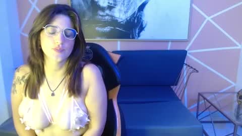 Vanessa online show from August 4, 1:25 pm