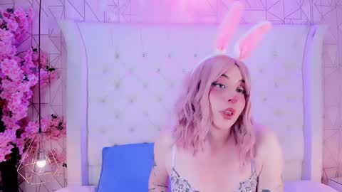     online show from April 10, 8:46 pm