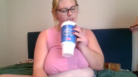 Snapshot of gingersnnapppp chatting on May 13, 3:42 pm gingersnnapppp online show from May 13, 3:42 pm