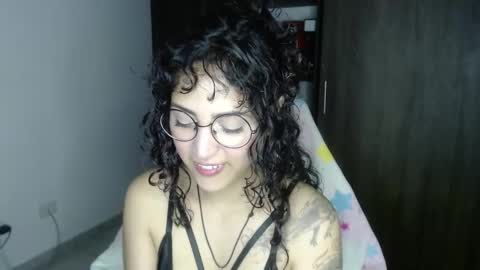 giny_bean online show from February 10, 9:13 am
