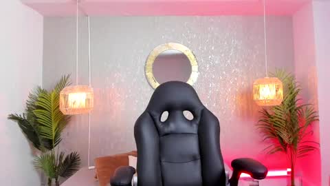 Gio Carangi online show from April 7, 2:56 am