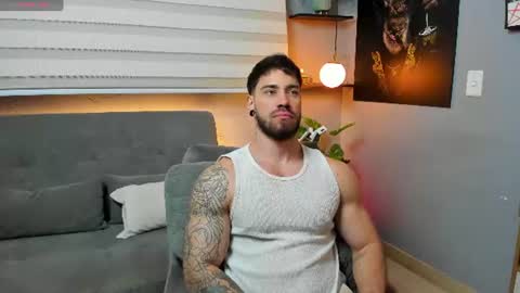 Snapshot of giorgio_leone2 chatting on July 4, 12:17 am Giorgio leone online show from July 4, 12:17 am