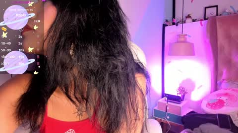 Snapshot of giovanna_oliveira chatting on December 4, 5:27 am Giovanna online show from December 4, 5:27 am