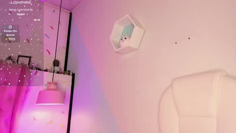 Snapshot of giovanna_oliveira chatting on February 7, 6:56 am Giovanna online show from February 7, 6:56 am