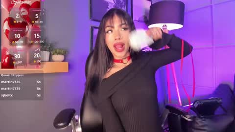 Snapshot of giovanna_oliveira chatting on February 12, 9:52 am Giovanna online show from February 12, 9:52 am