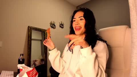 Snapshot of giovanna_oliveira chatting on September 24, 5:00 am Giovanna online show from September 24, 5:00 am