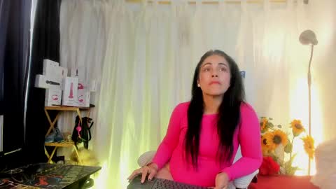 Snapshot of girasol_walton chatting on May 3, 2:23 pm Girasol Walton online show from May 3, 2:23 pm
