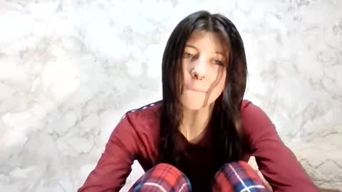 girl_cute007 online show from February 13, 8:05 pm