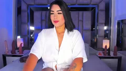Snapshot of girl_gray chatting on June 22, 7:11 pm GIRL GRAY online show from June 22, 7:11 pm