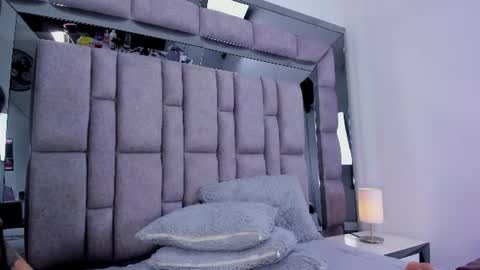 Snapshot of girl_gray chatting on June 28, 5:08 pm GIRL GRAY online show from June 28, 5:08 pm