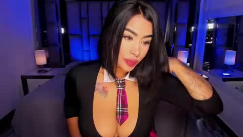 Snapshot of girl_gray chatting on July 19, 1:37 pm GIRL GRAY online show from July 19, 1:37 pm