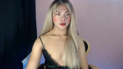 queen ronna online show from March 3, 1:10 am