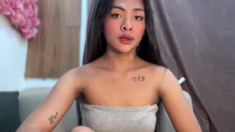 queen ronna online show from October 26, 8:09 am