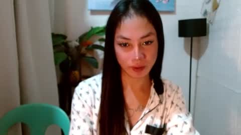 Snapshot of girlwhobelieveinmagic chatting on January 7, 9:29 am Callmenor online show from January 7, 9:29 am