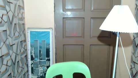 Snapshot of girlwhobelieveinmagic chatting on January 11, 6:24 am Callmenor online show from January 11, 6:24 am