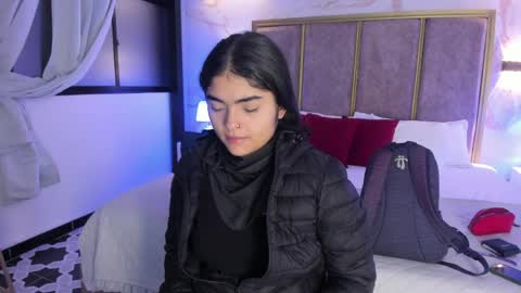     online show from April 7, 7:20 am