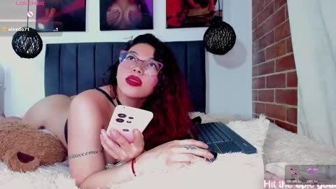  Kylie  online show from February 3, 6:40 am