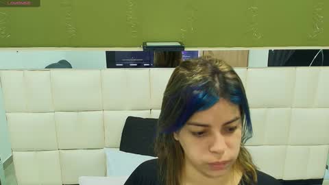 Snapshot of gisell_gomez chatting on September 18, 12:07 pm Gisell online show from September 18, 12:07 pm