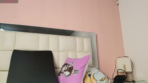 Snapshot of gisell_gomez chatting on January 5, 5:27 pm Gisell online show from January 5, 5:27 pm