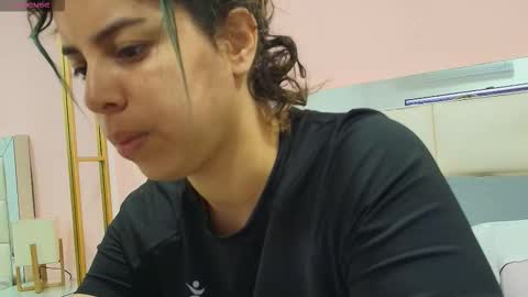 Snapshot of gisell_gomez chatting on January 6, 12:09 pm Gisell online show from January 6, 12:09 pm