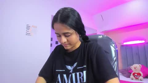 GISELLE ROLDAN online show from December 19, 4:41 am