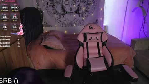 Snapshot of giselx_xx chatting on May 4, 1:29 pm GISEL online show from May 4, 1:29 pm