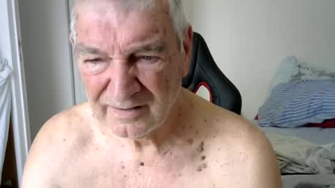 gisse1952m online show from June 14, 1:24 pm