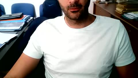 Snapshot of giuseppevai1 chatting on June 10, 1:21 pm giuseppevai1 online show from June 10, 1:21 pm