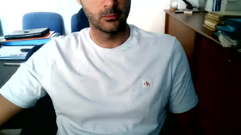 Snapshot of giuseppevai1 chatting on July 4, 9:15 am giuseppevai1 online show from July 4, 9:15 am