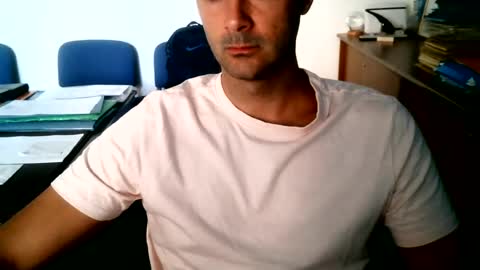 Snapshot of giuseppevai1 chatting on July 14, 8:19 am giuseppevai1 online show from July 14, 8:19 am