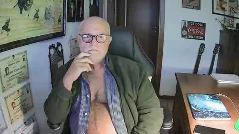 giutomma930394 online show from November 1, 2:30 pm