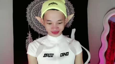 Snapshot of givemethrillx chatting on January 10, 2:35 am givemethrillx online show from January 10, 2:35 am