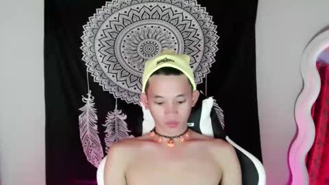 Snapshot of givemethrillx chatting on January 11, 7:17 am givemethrillx online show from January 11, 7:17 am