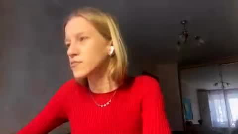 gladyswigg online show from April 4, 9:18 am