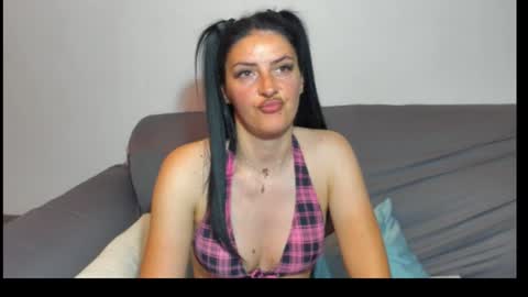 Snapshot of glamourouskassy chatting on June 23, 7:01 pm Casandra online show from June 23, 7:01 pm