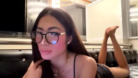 Snapshot of gleiahong chatting on April 26, 2:26 pm gleiahong online show from April 26, 2:26 pm
