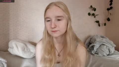Laura online show from May 25, 3:12 am