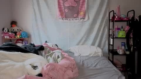 Snapshot of glitchwitch chatting on January 8, 3:03 pm Glitch online show from January 8, 3:03 pm