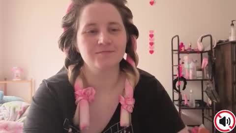 Snapshot of glitchwitch chatting on February 12, 4:02 pm Glitch online show from February 12, 4:02 pm