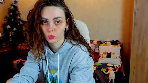 Gloria Wood online show from January 6, 5:05 pm