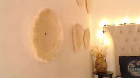 Snapshot of glory_shine chatting on January 14, 12:33 pm Glory online show from January 14, 12:33 pm