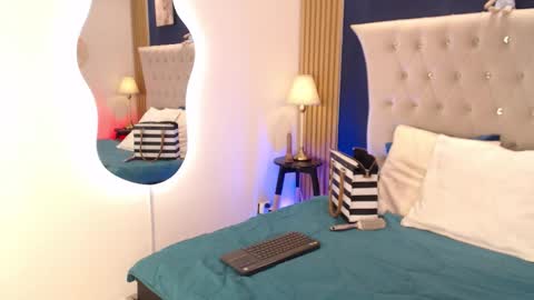 Snapshot of glory_shine chatting on February 16, 12:45 pm Glory online show from February 16, 12:45 pm