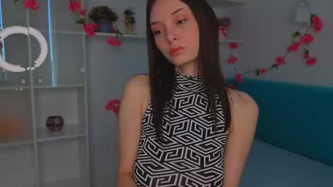 Mia online show from May 24, 6:51 am